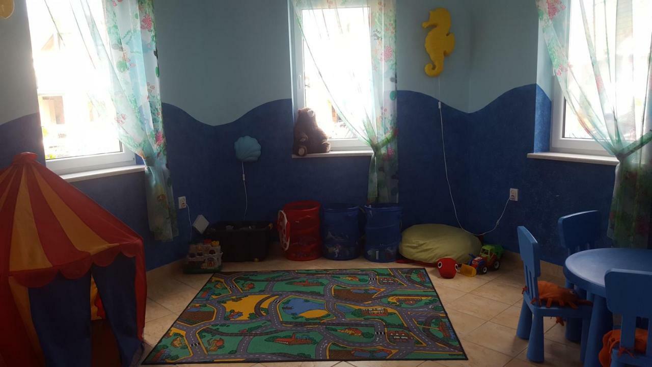 Posejdon Bed & Breakfast Устроне Морске Екстериор снимка
